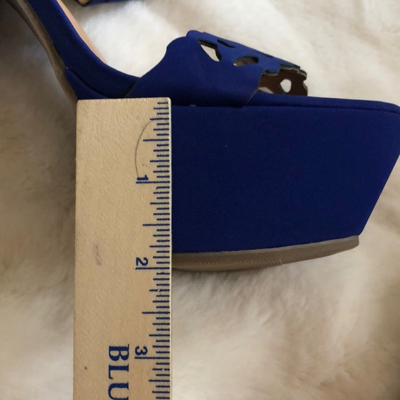 💖 SOLD💖New (NWT) Open Toed Sky High Platforms Size 7 1/2. - Picture 5 of 5